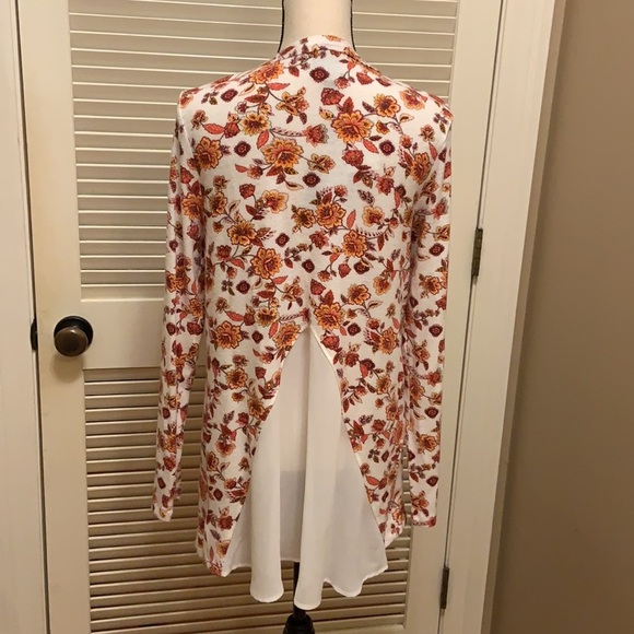 Bobeau Open Front Cardigan in Paisley Floral Rose - Picture 5 of 11